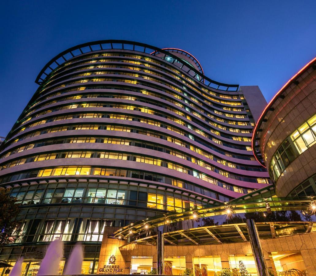 Grand Park Kunming Hotel Exterior photo